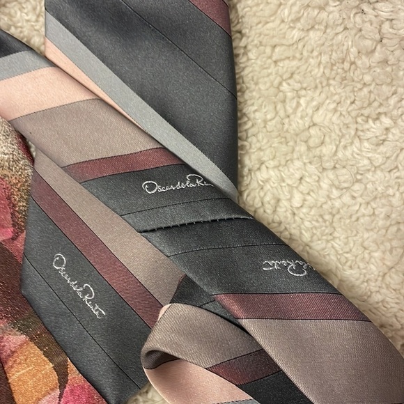 Oscar de la Renta Tie Bundle Silk and Polyester paisley Striped Abstract design - Picture 12 of 16